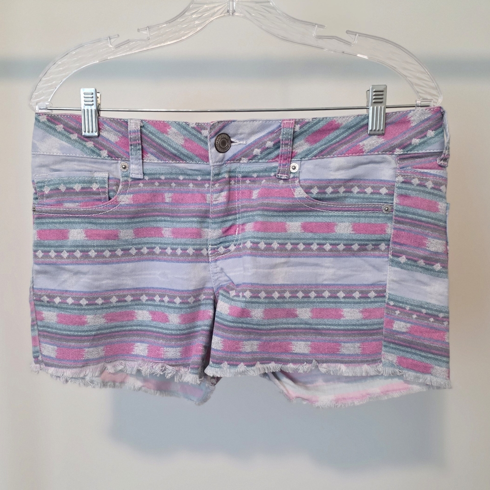 AEO American Eagle Patterned Women's Shorts in Pink and Gray Size 10